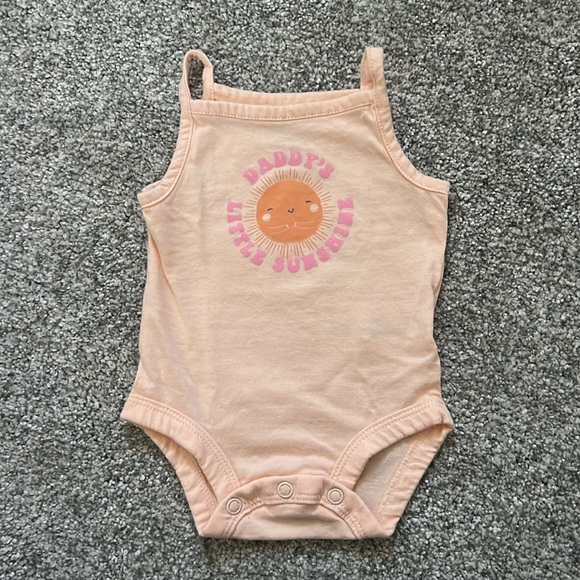 Newborn Baby Girl Carter’s Bundle of clothes - Picture 9 of 9